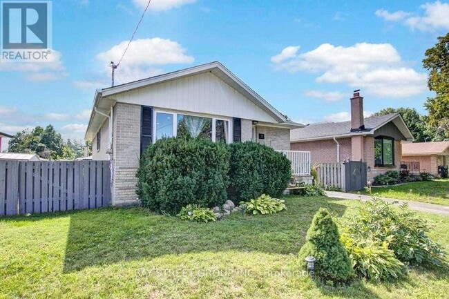 Building Photo - 23 Dalcourt Dr
