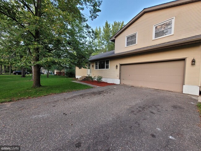 Building Photo - 4 br, 2 bath House - 239 Quant Avenue N