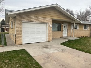 Building Photo - 220 9th St