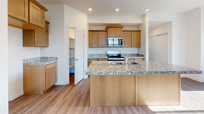 Foto del edificio - BRAND NEW TOWNHOMES FOR RENT - AVAILABLE NOW