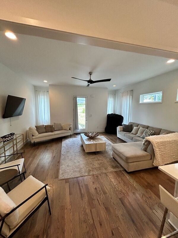 Foto del edificio - 122 Fern Ave