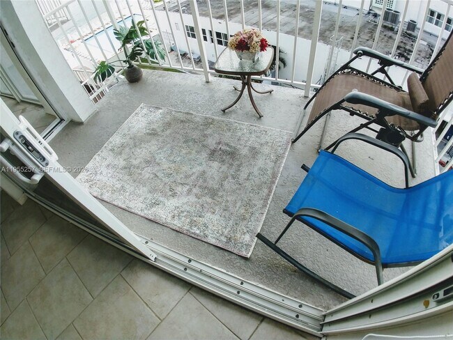 Foto del edificio - 1228 West Ave