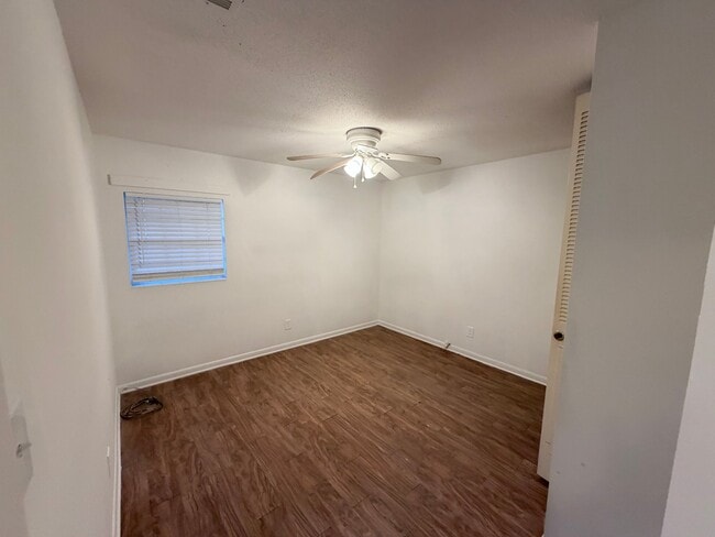 Building Photo - 538 Royce St
