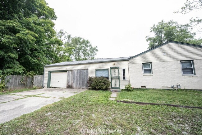 Building Photo - "Charming 3-Bedroom Home in Anderson, IN with Spacious 1136 Sq Ft Layout!"