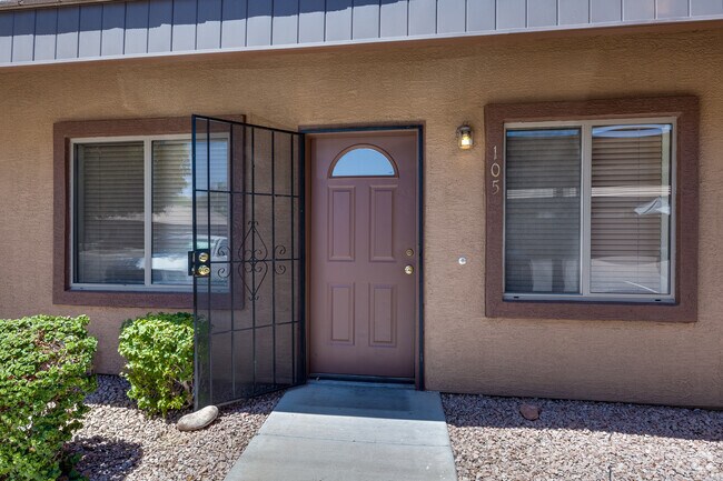2 habitaciones, 1 baño - 850 pies cuadrados - Entrada - Bella Rosa Apartments