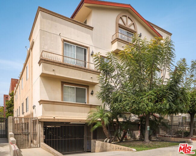 Foto del edificio - 109 S St Andrews Pl