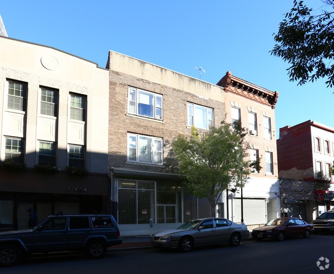 Building Photo - 234-236 E State St