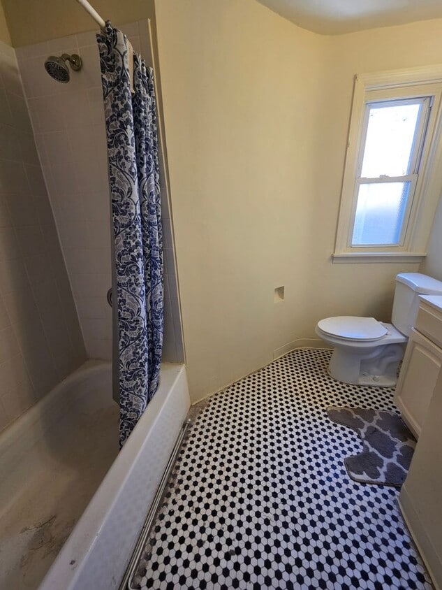 Building Photo - 3617 Everett St