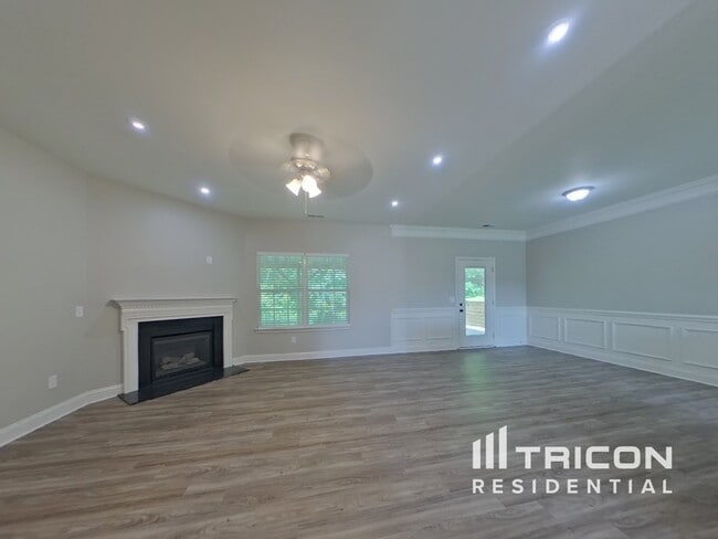 Building Photo - 1814 Woods Ln