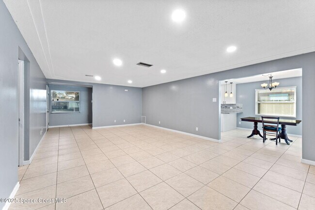 Building Photo - 1565 Venus St