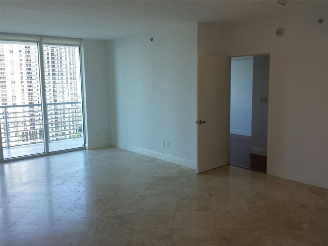 Building Photo - 325 S Biscayne Blvd