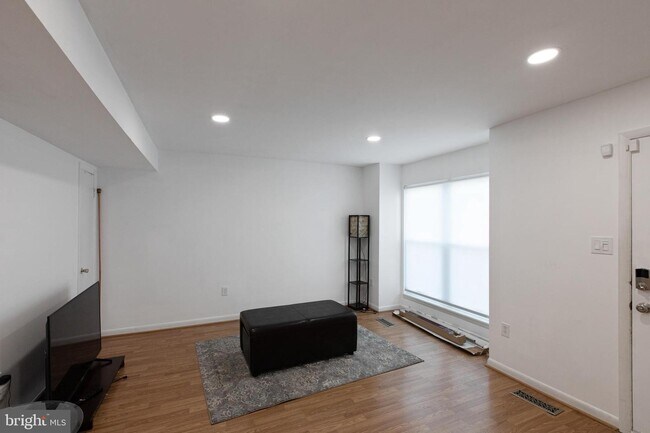 Building Photo - 14829 Ensor Ct