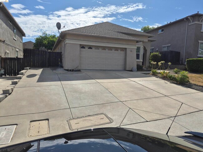 Foto del edificio - 4127 Cherry Point Ct