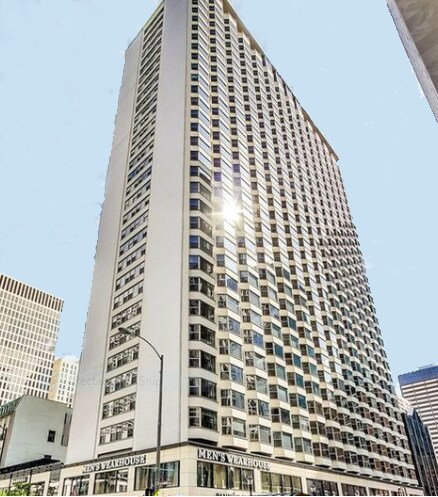 Building - 535 N Michigan Ave