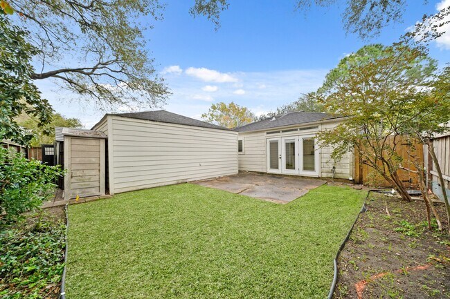 Foto del edificio - 11910 Pebble Rock Dr