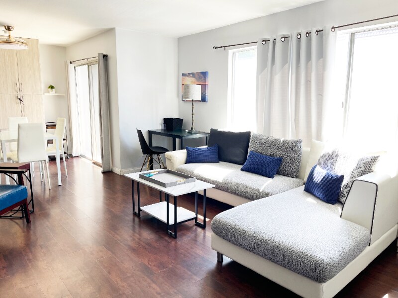 Foto principal - 4750 Noyes St