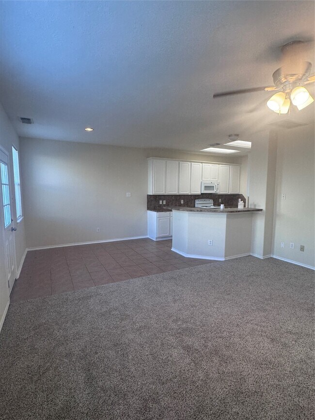 Foto del edificio - 6213 Stoney Creek Dr