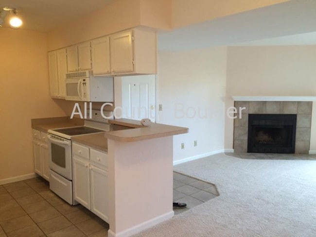 Building Photo - 4676 White Rock Cir