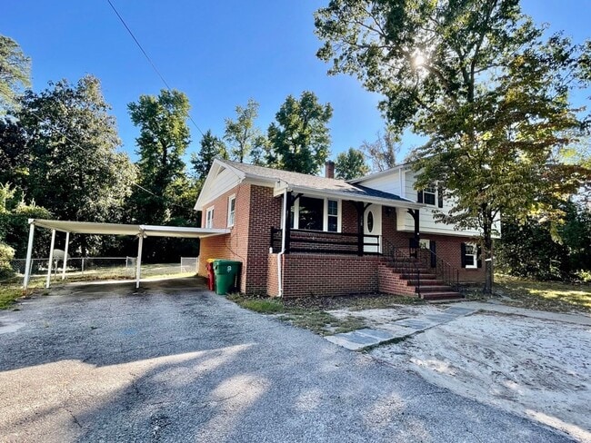Building Photo - 818 S Park Dr
