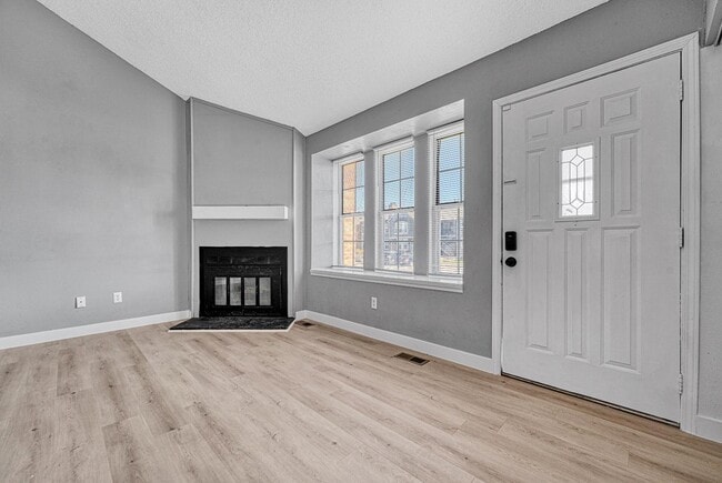 Foto del edificio - 16934 E Whitaker Dr