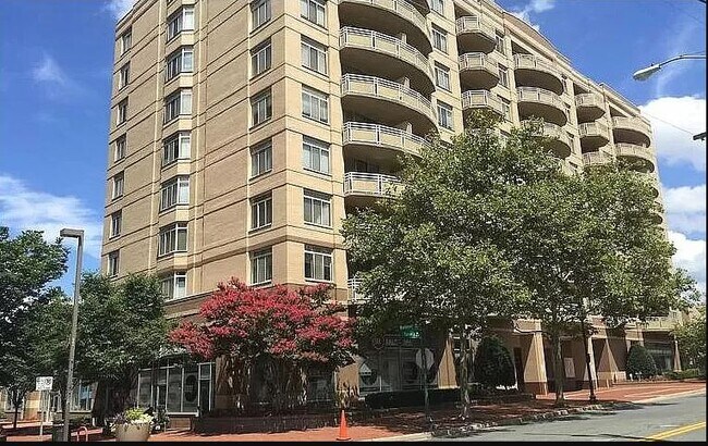 Building Front - 4801 Fairmont Ave Apartment