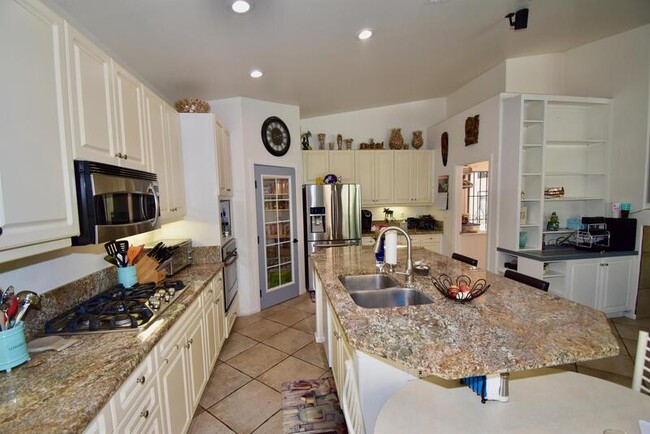 Building Photo - 11505 Swan Lake Dr