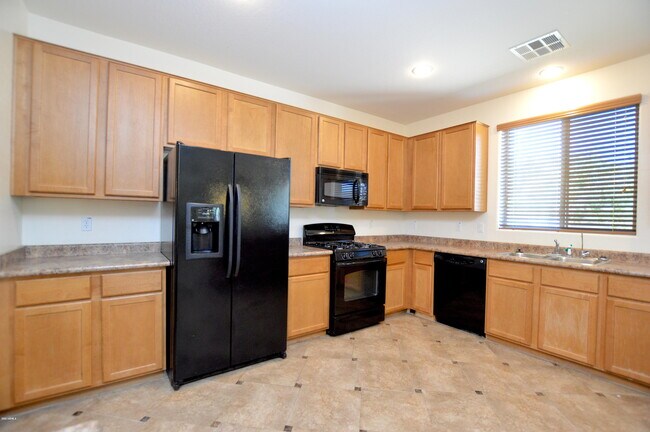 Building Photo - 8931 S 40th Dr