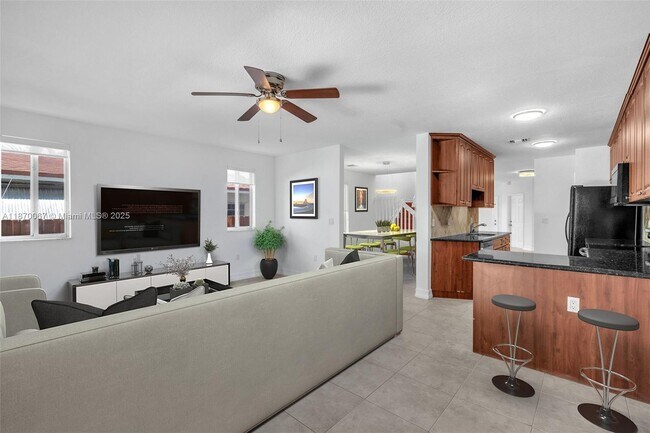 Foto del edificio - 2621 SW 18th St