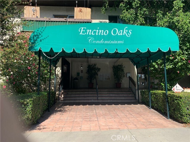 Foto principal - 5460 White Oak Ave
