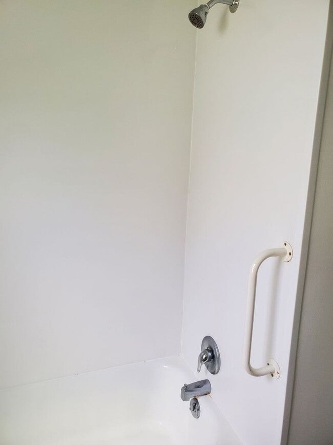 Foto del edificio - 2 Bedroom Single Family One Level Home