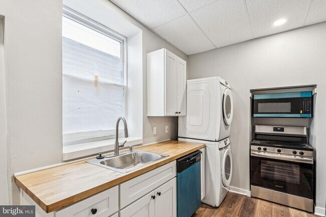 Foto del edificio - 2553 E Somerset St