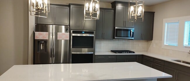 Building Photo - 343 Lincoln St