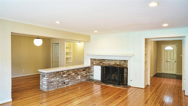 Foto del edificio - 2047 McClendon St