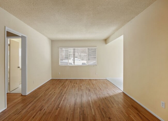 Building Photo - 2015-2019 4th Street in Santa Monica - ste...