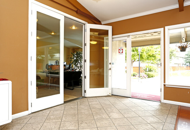 Interior Photo - Washington Townhomes