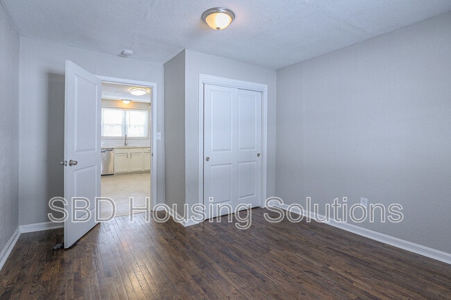 Foto del edificio - 312 N Ash Ave