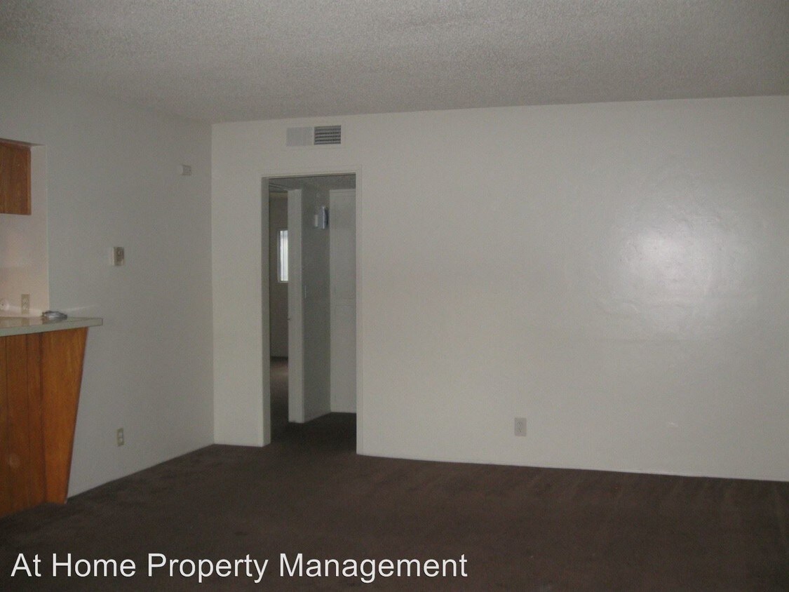 Primary Photo - 5800 Stockdale Hwy