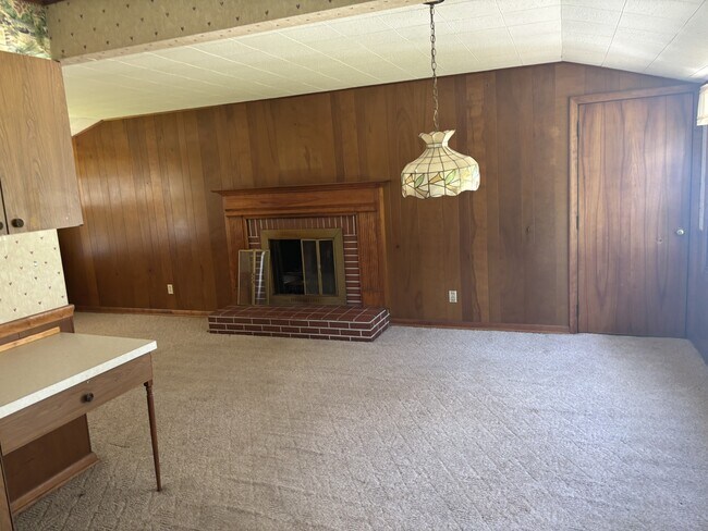 Foto del edificio - 412 Joan Ave SE