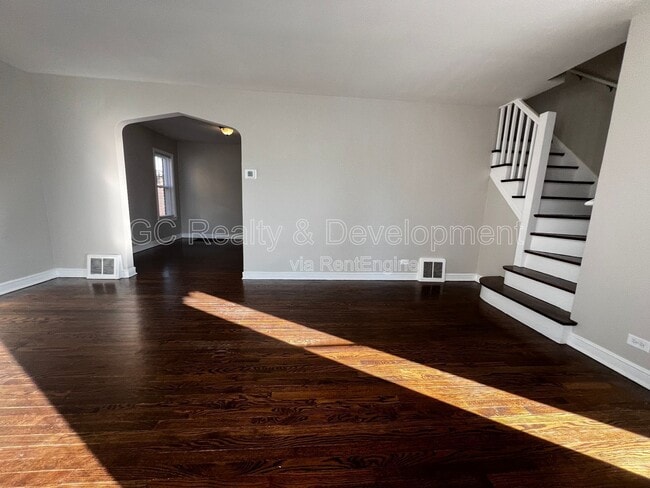 Building Photo - 9121 S Utica Ave
