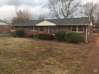 Building Photo - 413 Oakdale Dr