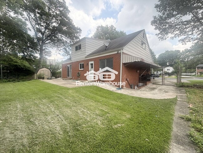 Foto del edificio - 305 Charlton Ct