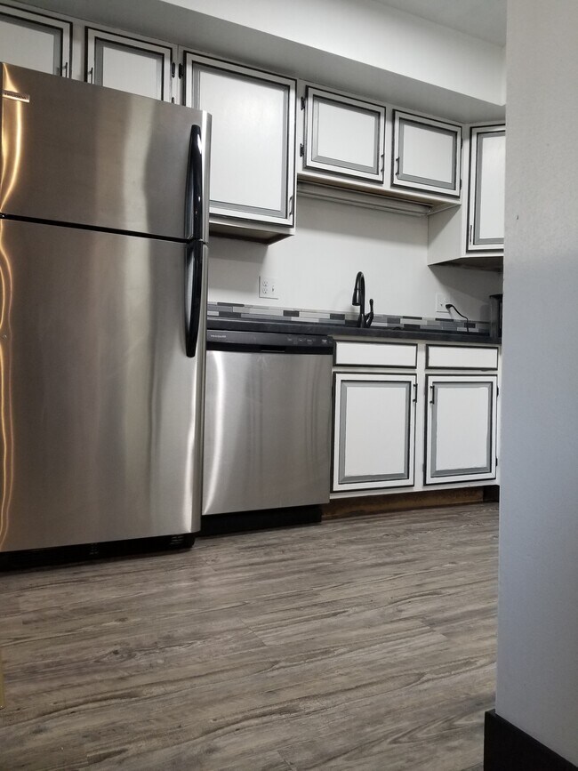 Kitchen - 1264 Dolen Pl