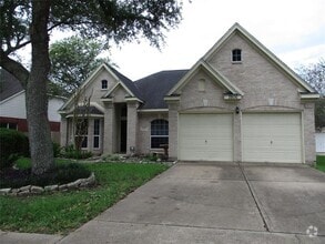 Building Photo - 3806 Hillbrook Dr