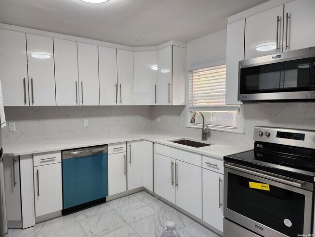 Foto del edificio - 22 Roxbury Rd