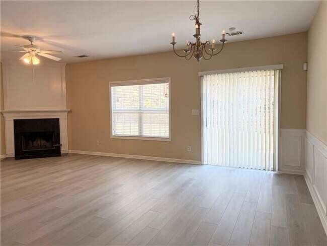 Foto del edificio - 349 Creek Manor Way