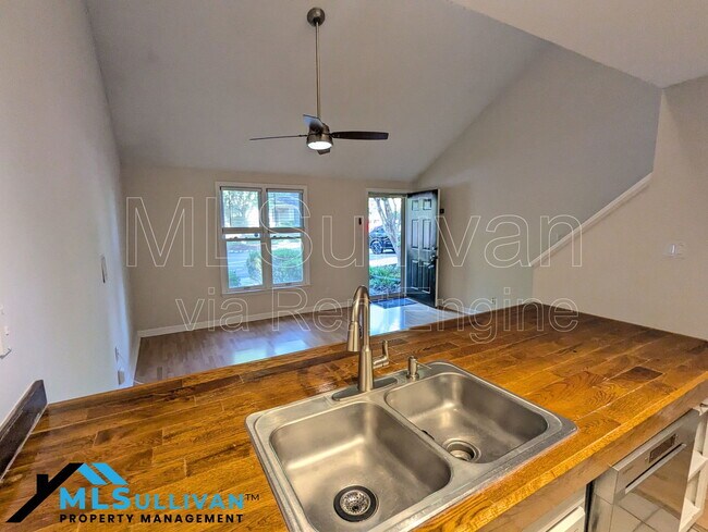 Foto del edificio - 602 Gatehouse Ln