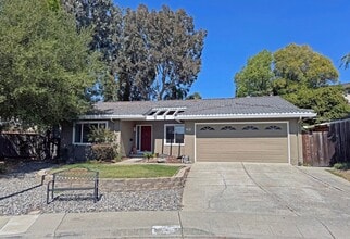 Building Photo - 412 Ferreira Ct
