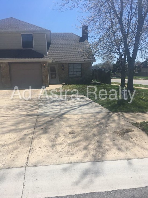 Primary Photo - 1601 E Elm Terrace