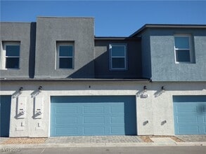 Building Photo - 9428 Emerald Mesa St