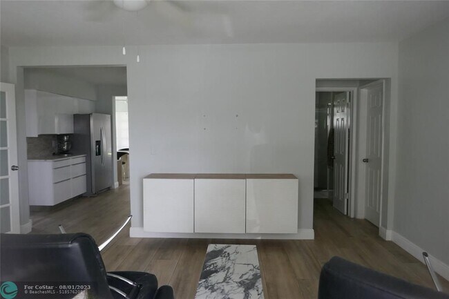 Foto del edificio - 330 SE 1st Terrace